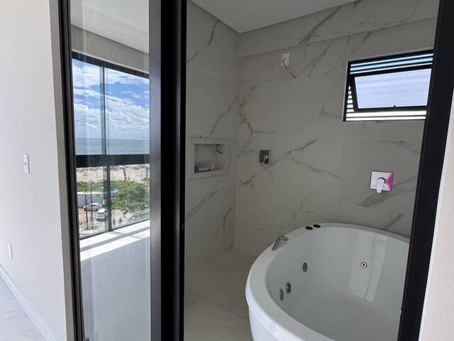 #338 - Apartamento para Venda em Itapoá - SC - 2
