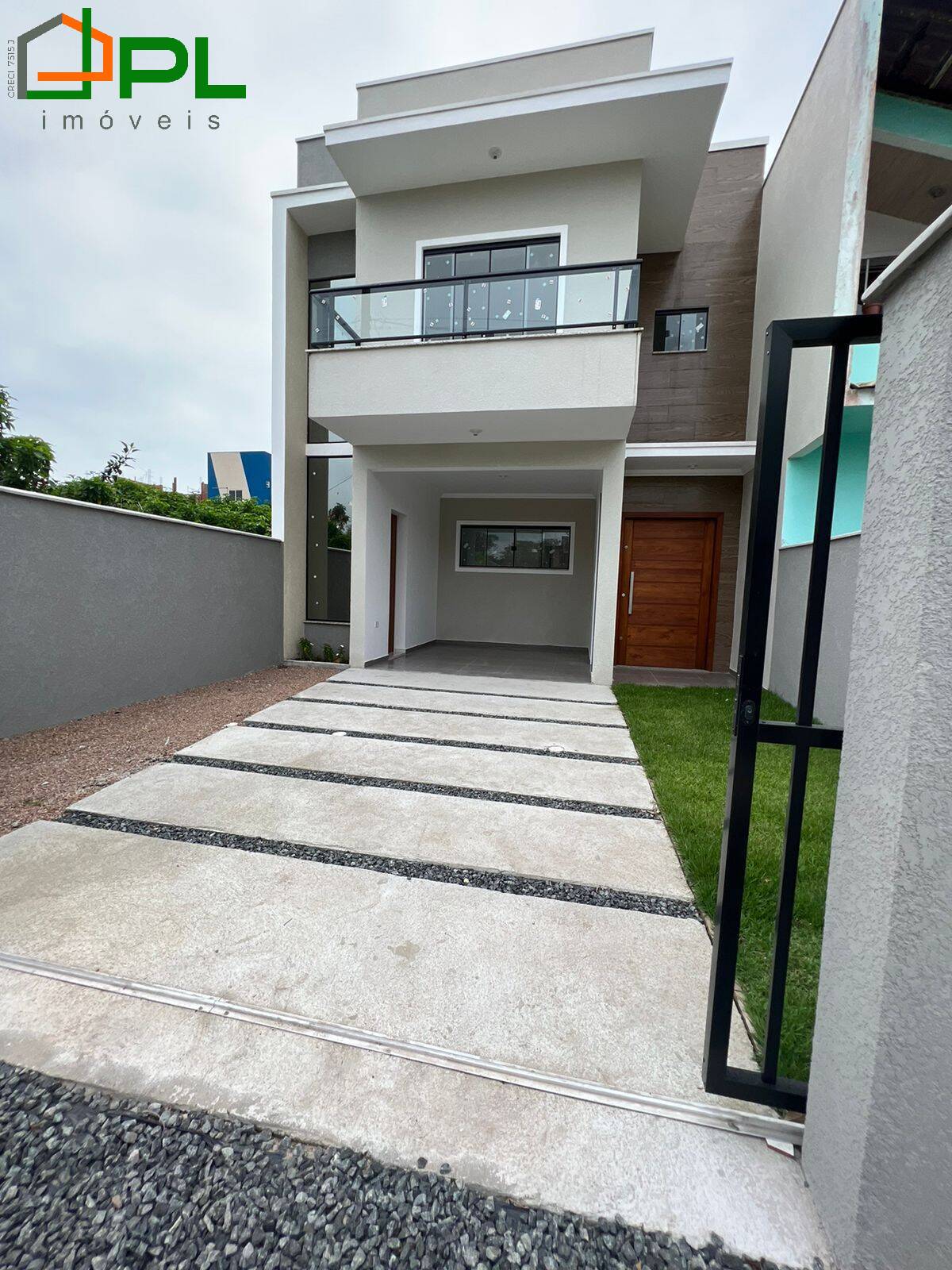SOBRADO COM PISCINA - BALNEÁRIO CAMBIJU - ITAPOÁ SC