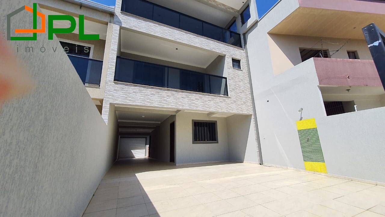 SOBRADO TRÍPLEX A 150m DA PRAIA - REGIÃO CENTRAL - ITAPOÁ SC