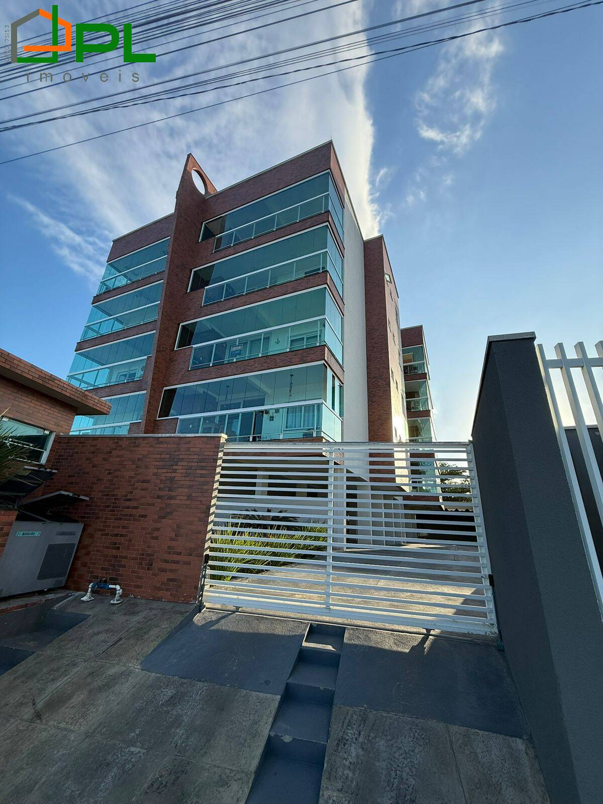 Apartamento à venda com 3 quartos - Foto 2